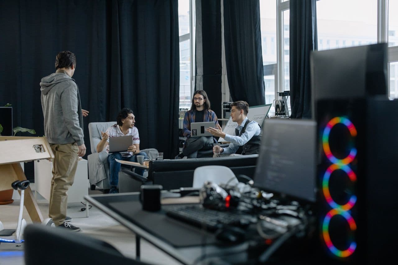 O modelo Build-Operate-Transfer (BOT) é a escolha certa para abrir um tech hub na Europa?